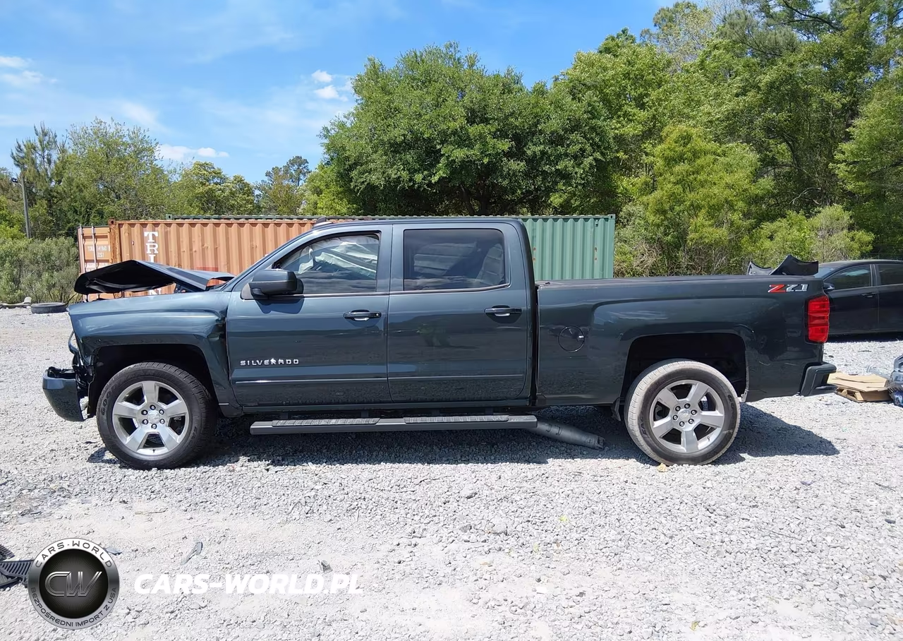2018 Chevrolet Silverado 1500 2Lt VIN:1GCUKREC4JF248916 - 14