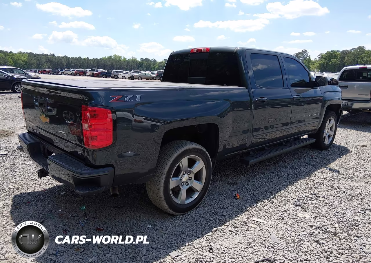 2018 Chevrolet Silverado 1500 2Lt VIN:1GCUKREC4JF248916 - 4