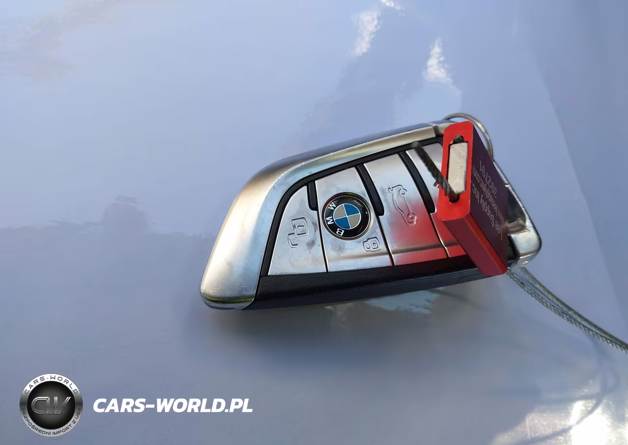 2022 BMW X6 M VIN:5YMCY0C05N9K70885 - 11