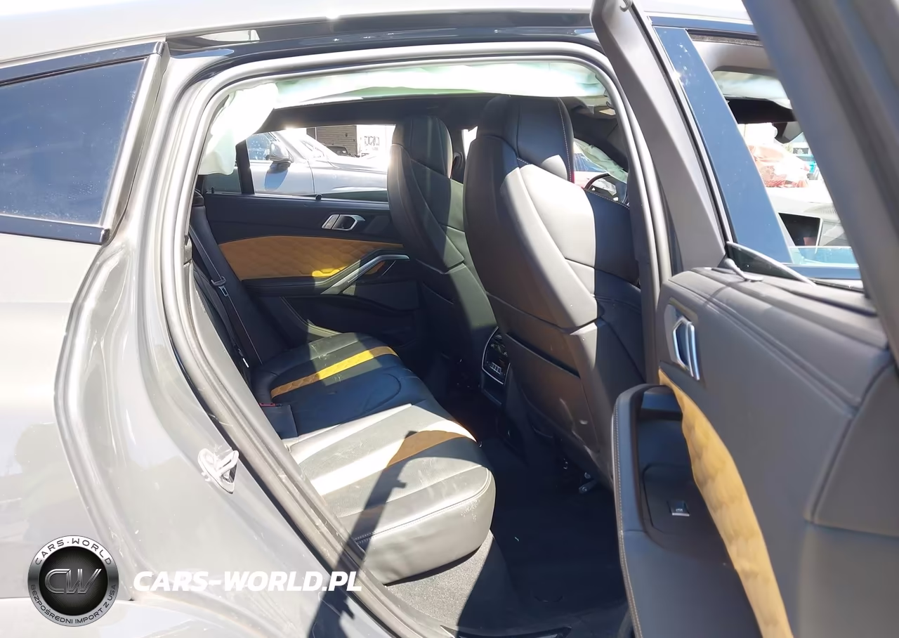 2022 BMW X6 M VIN:5YMCY0C05N9K70885 - 8