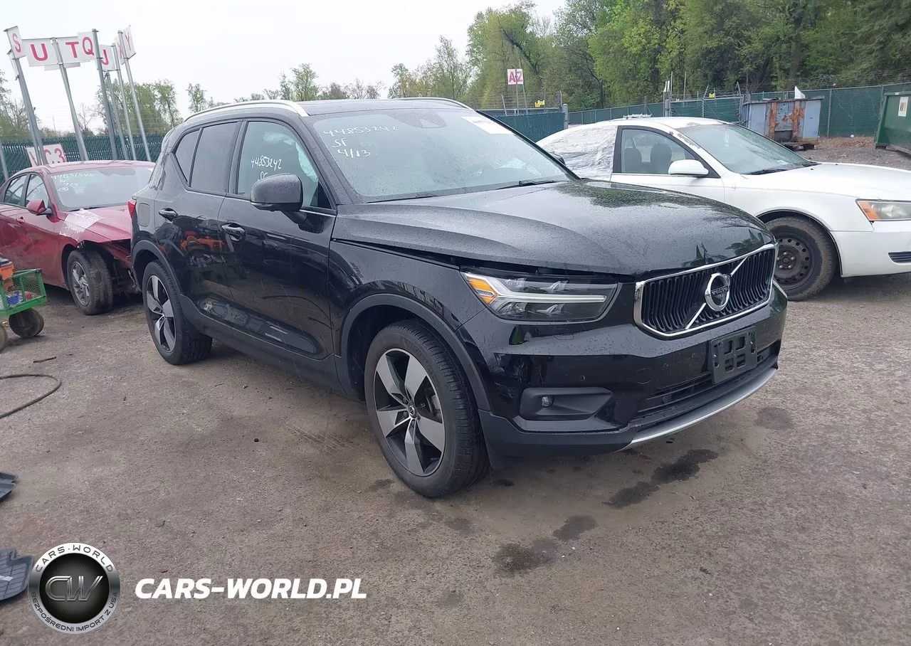 2022 Volvo Xc40 T5 Momentum