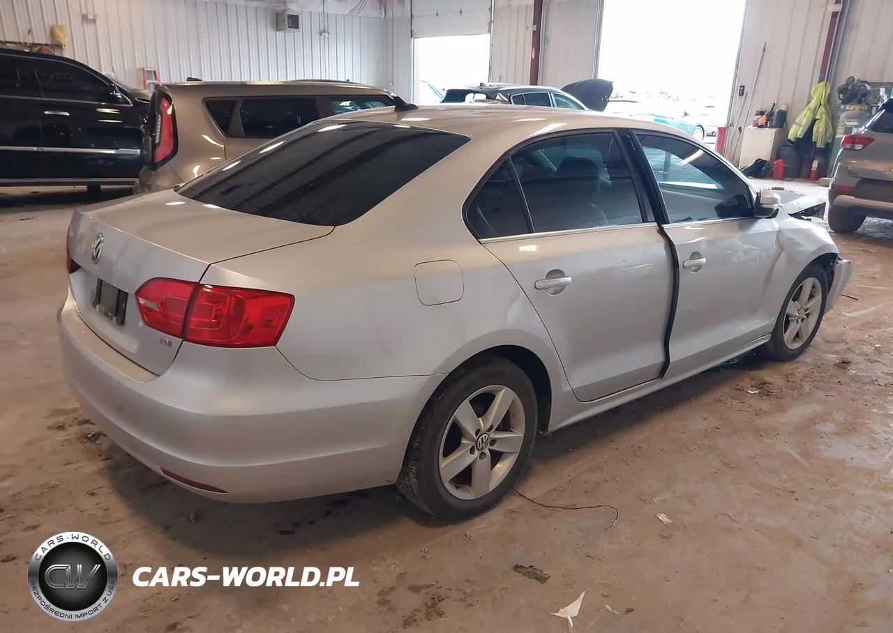 2013 Volkswagen Jetta 2.0L Tdi VIN:3VW3L7AJ3DM274829 - 4