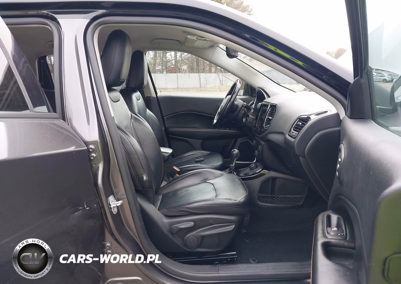 2019 Jeep Compass Limited 4X4 VIN:3C4NJDCB4KT815427 - 5