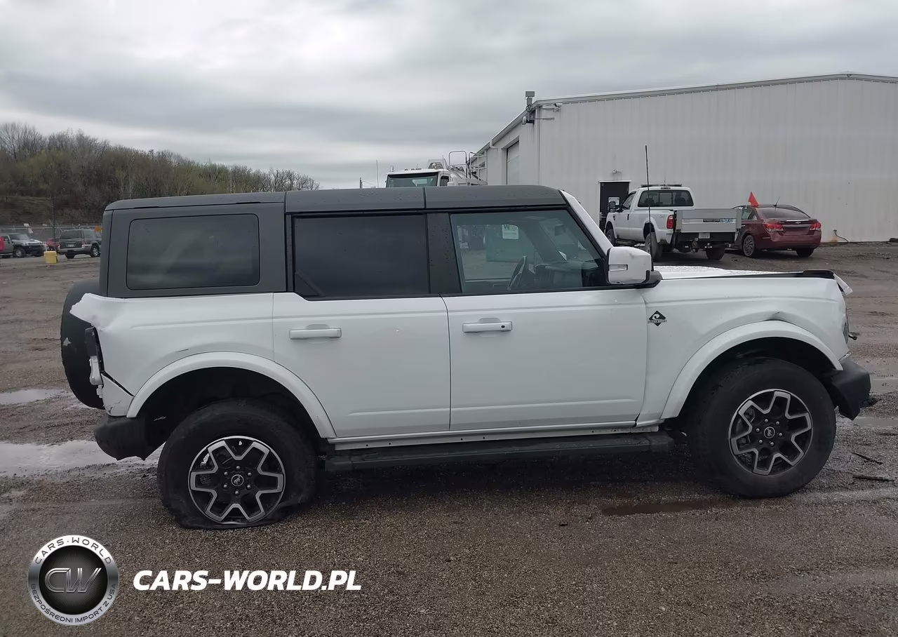 2023 Ford Bronco Outer Banks VIN:1FMDE5BH7PLB50064 - 13