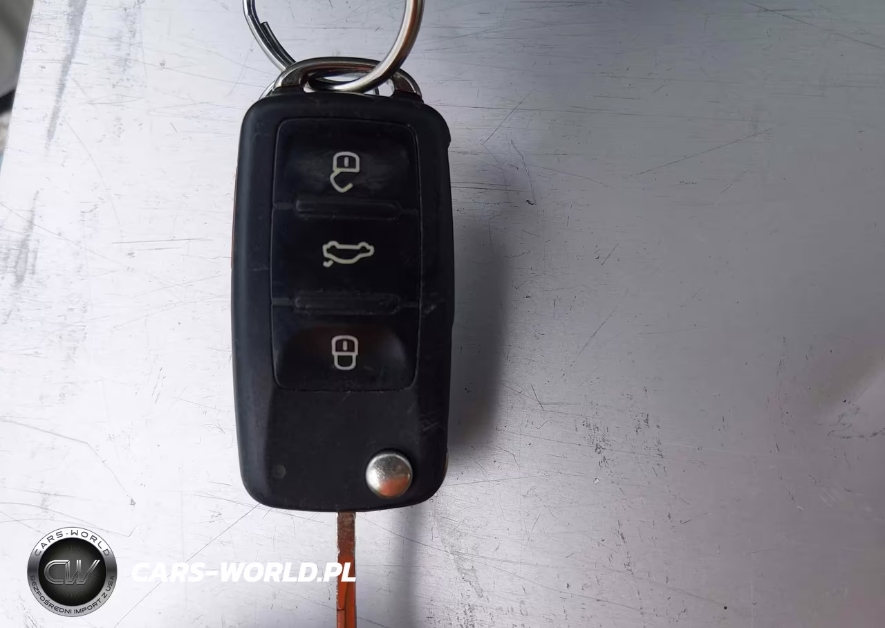 2013 Volkswagen Beetle 2.5L VIN:3VWJP7AT3DM676766 - 11