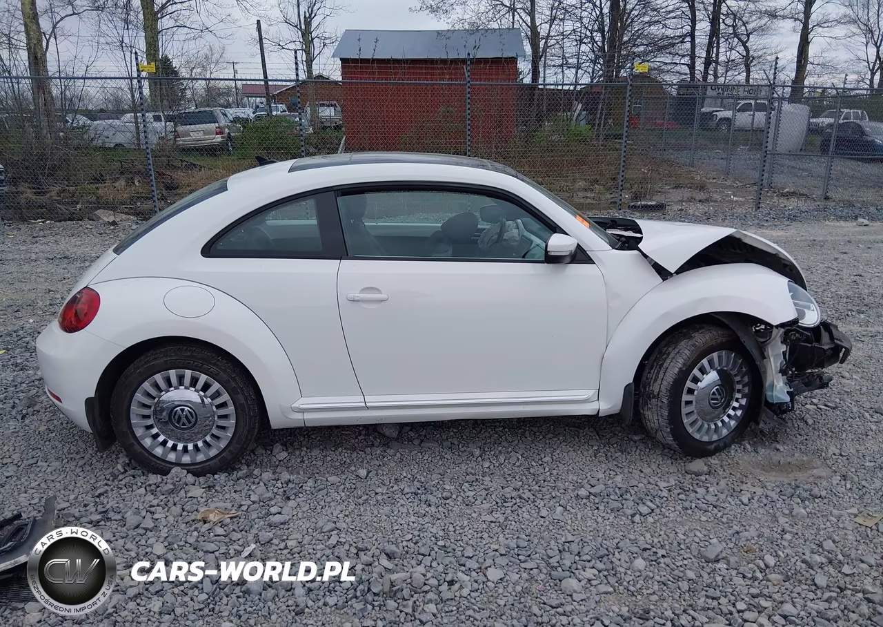 2013 Volkswagen Beetle 2.5L VIN:3VWJP7AT3DM676766 - 14