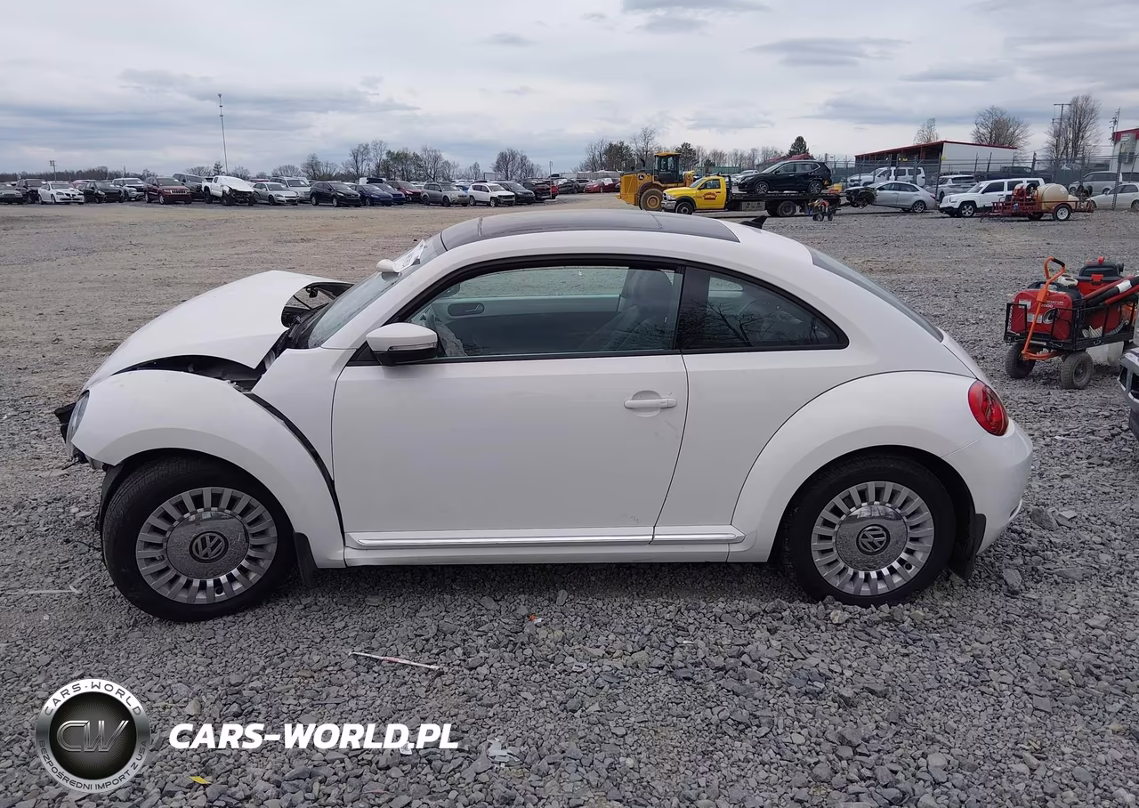 2013 Volkswagen Beetle 2.5L VIN:3VWJP7AT3DM676766 - 15