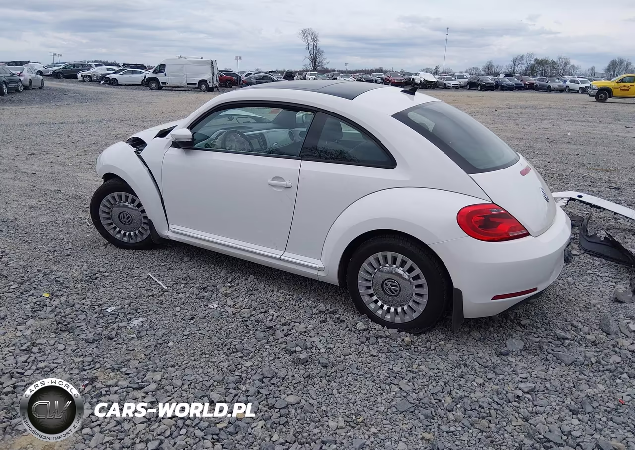 2013 Volkswagen Beetle 2.5L VIN:3VWJP7AT3DM676766 - 3
