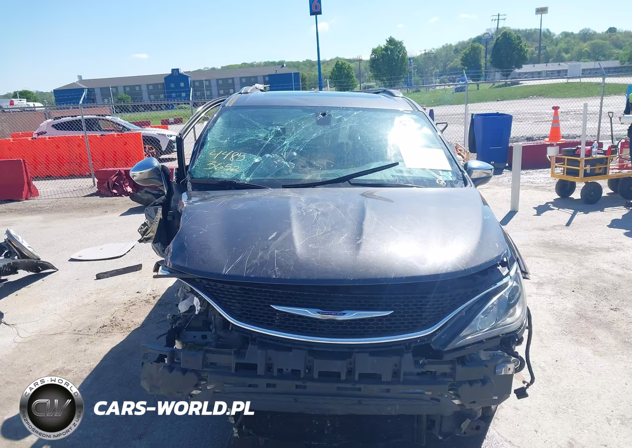 2020 Chrysler Pacifica Limited VIN:2C4RC1GG4LR120675 - 13