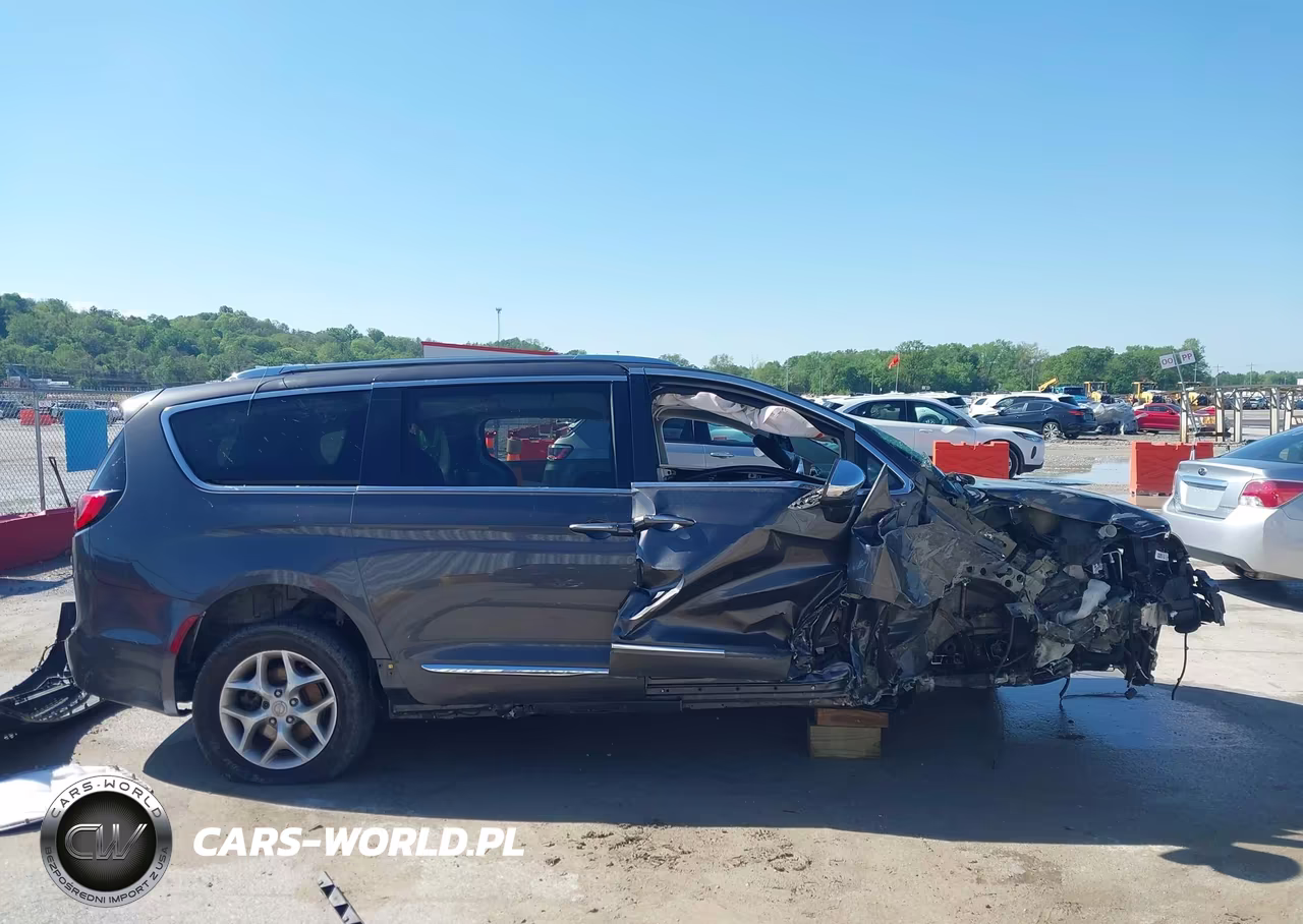 2020 Chrysler Pacifica Limited VIN:2C4RC1GG4LR120675 - 14