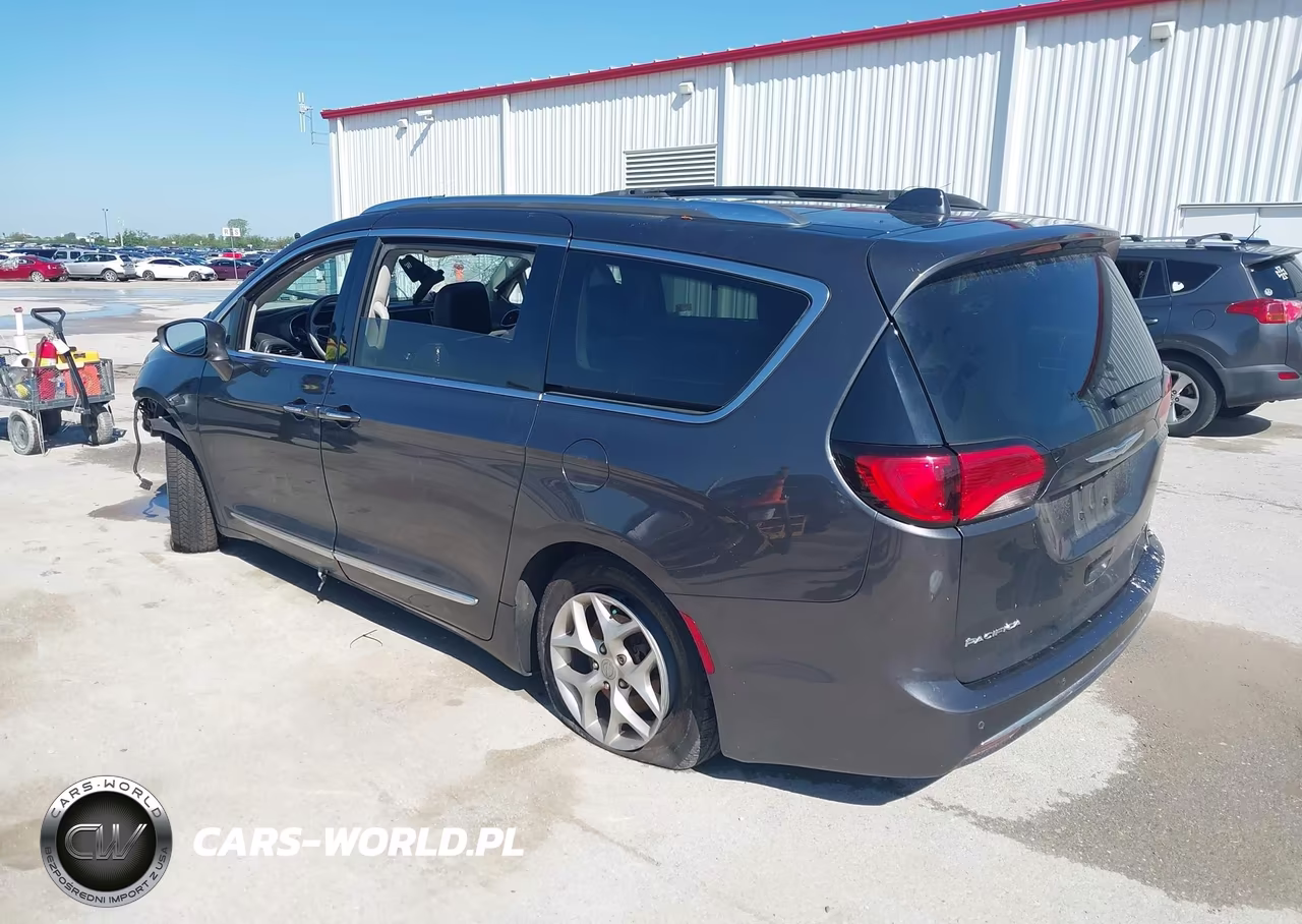 2020 Chrysler Pacifica Limited VIN:2C4RC1GG4LR120675 - 3