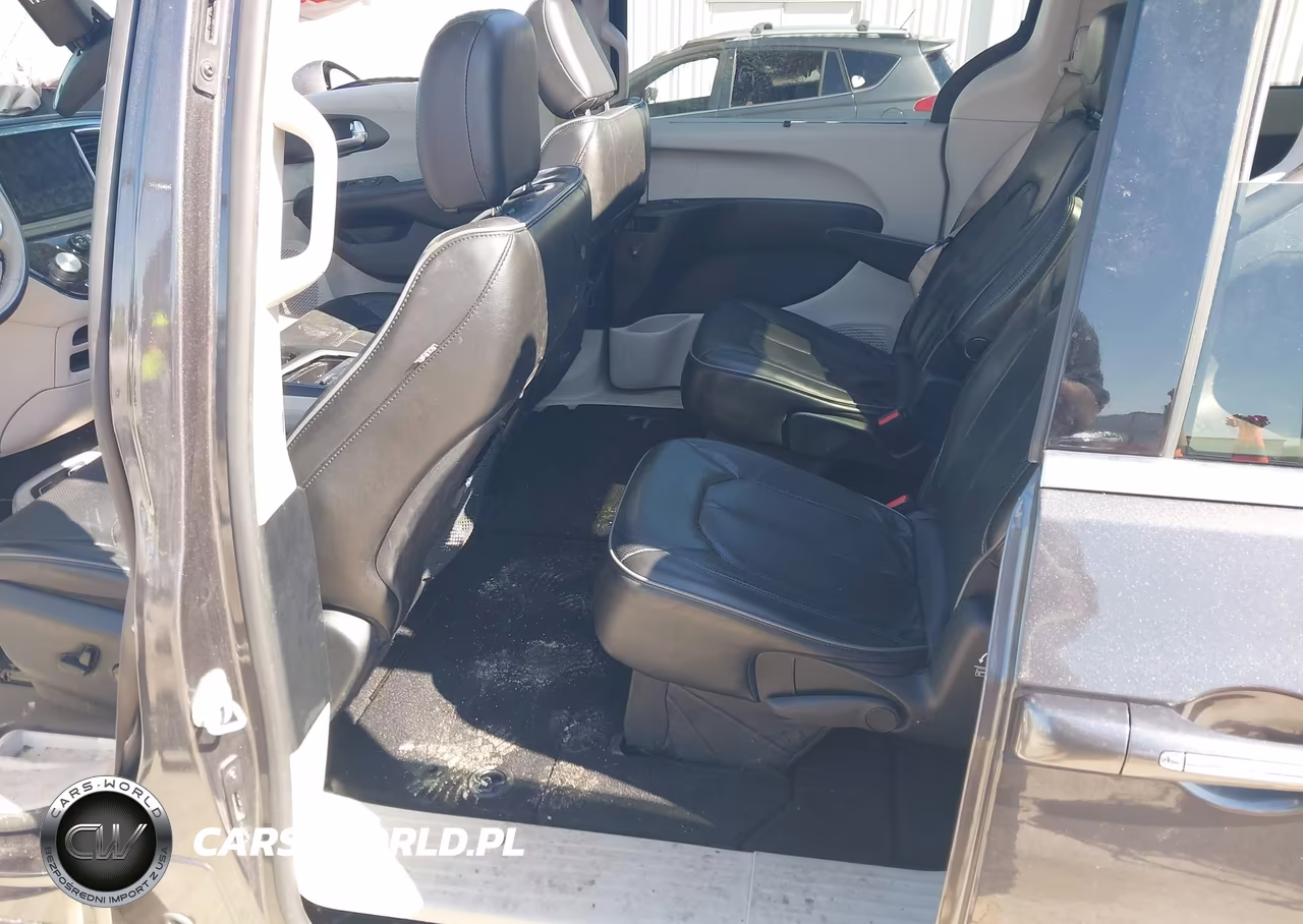 2020 Chrysler Pacifica Limited VIN:2C4RC1GG4LR120675 - 8