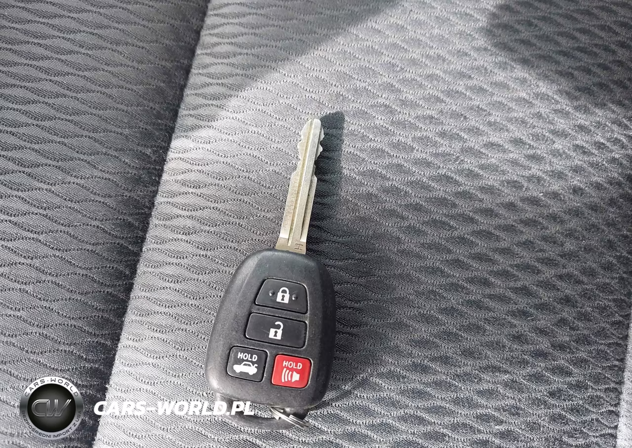 2018 Toyota Corolla Le VIN:2T1BURHE8JC984698 - 11