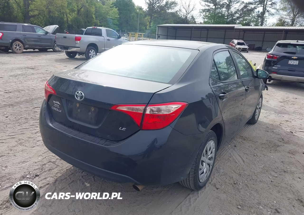 2018 Toyota Corolla Le VIN:2T1BURHE8JC984698 - 4