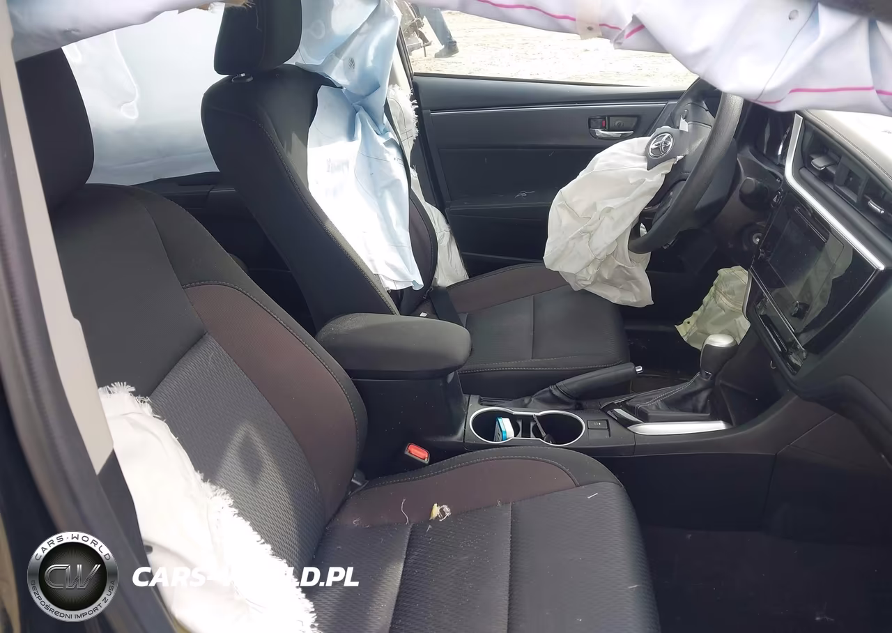 2018 Toyota Corolla Le VIN:2T1BURHE8JC984698 - 5