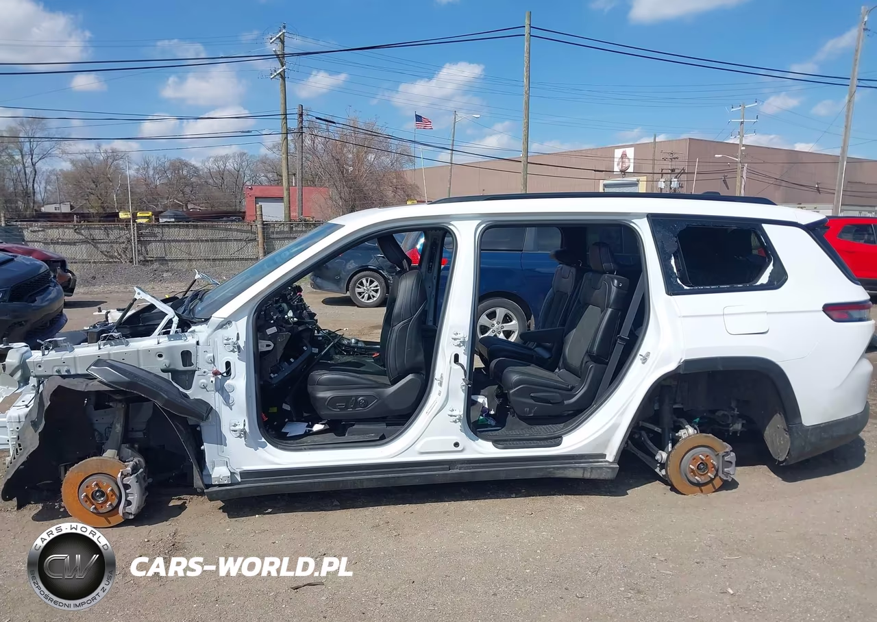 2025 Jeep Grand Cherokee L Altitude X 4X4 VIN:1C4RJKAG0S8728837 - 14