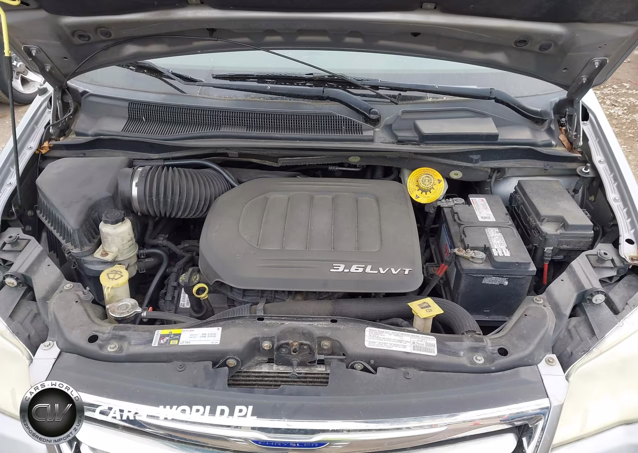 2014 Chrysler Town & Country Touring-L VIN:2C4RC1CG6ER174715 - 10