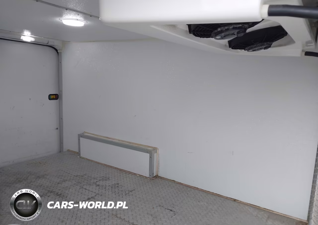 2019 Ford Transit-150 VIN:1FTYE1ZM1KKA58982 - 8