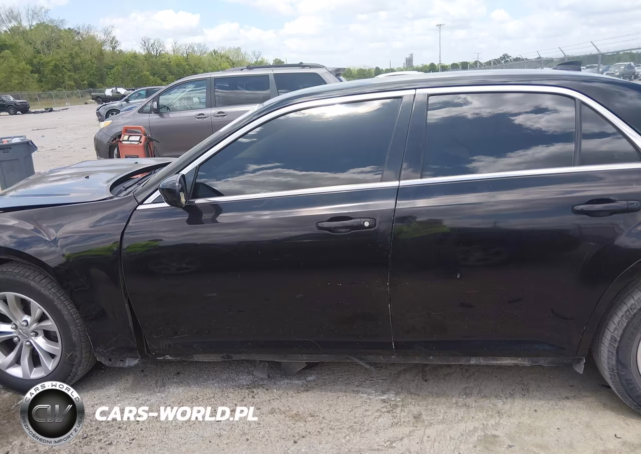 2015 Chrysler 300 Limited VIN:2C3CCAAGXFH899058 - 14