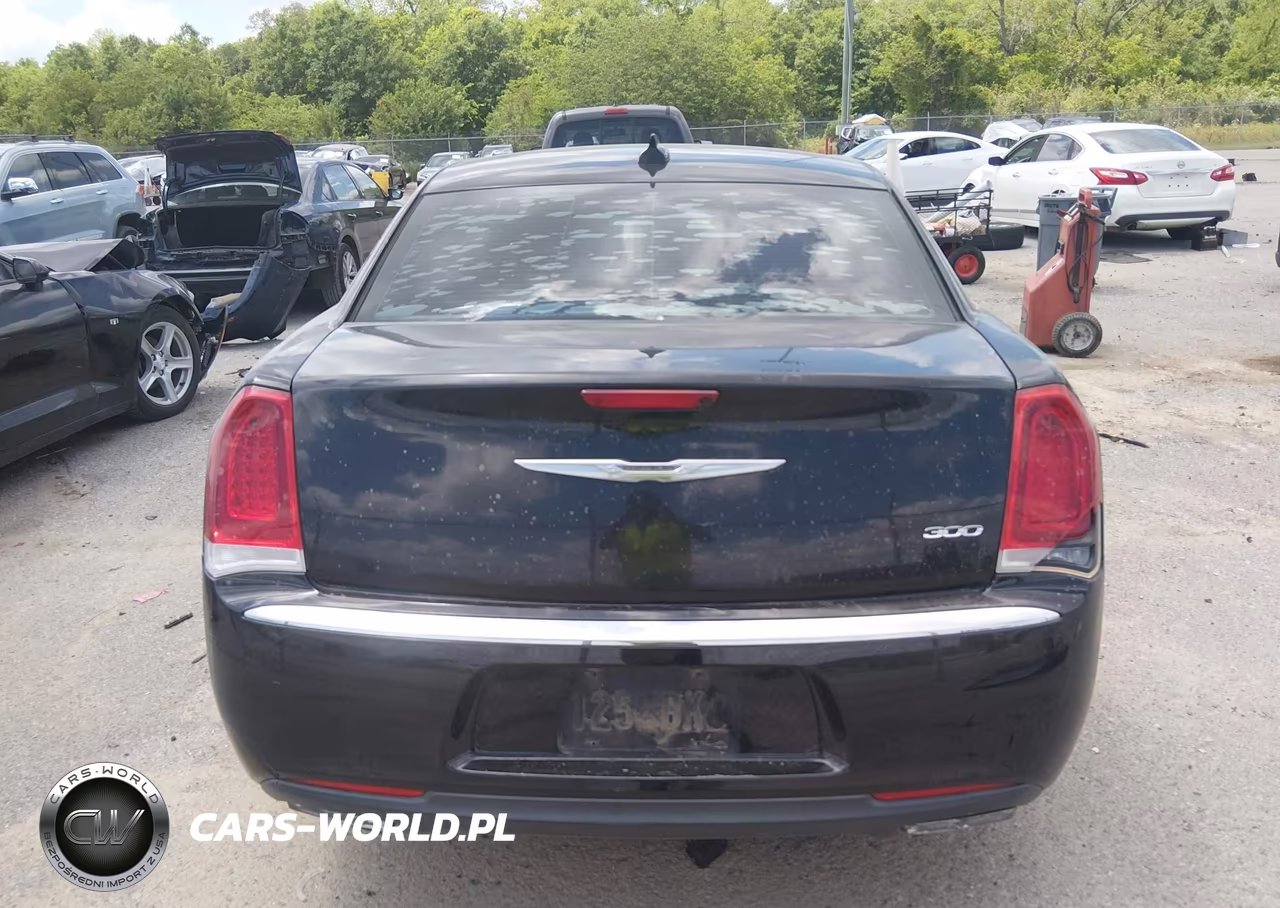 2015 Chrysler 300 Limited VIN:2C3CCAAGXFH899058 - 16