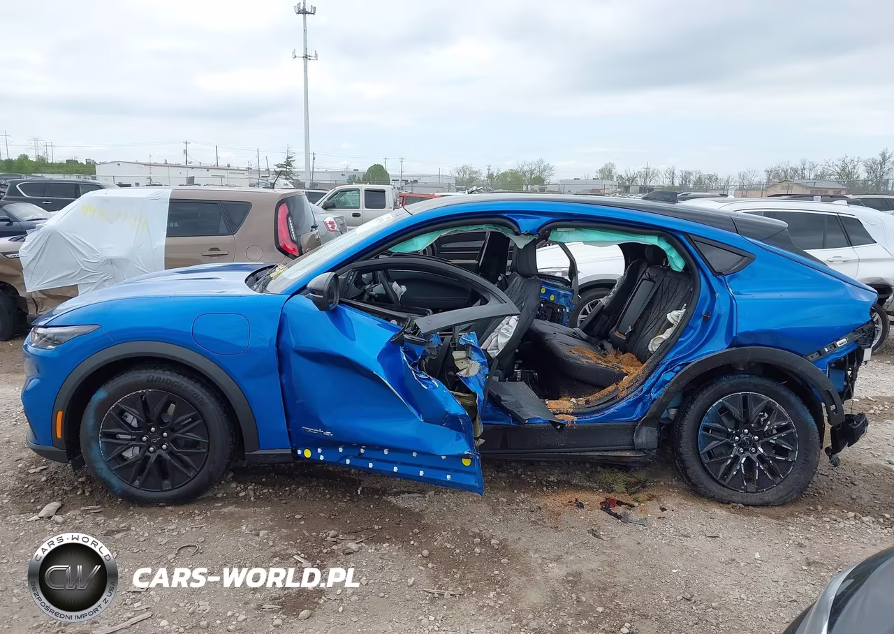 2025 Ford Mustang Mach-E Select VIN:3FMTK1S54SMA38915 - 14