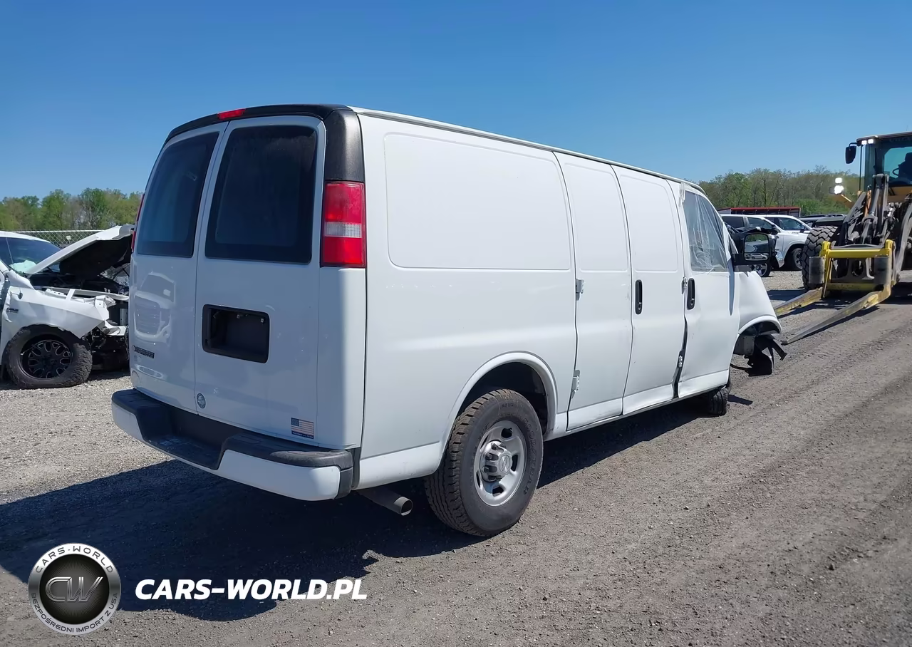 2017 Chevrolet Express 2500 Work Van VIN:1GCWGAFF8H1129844 - 4