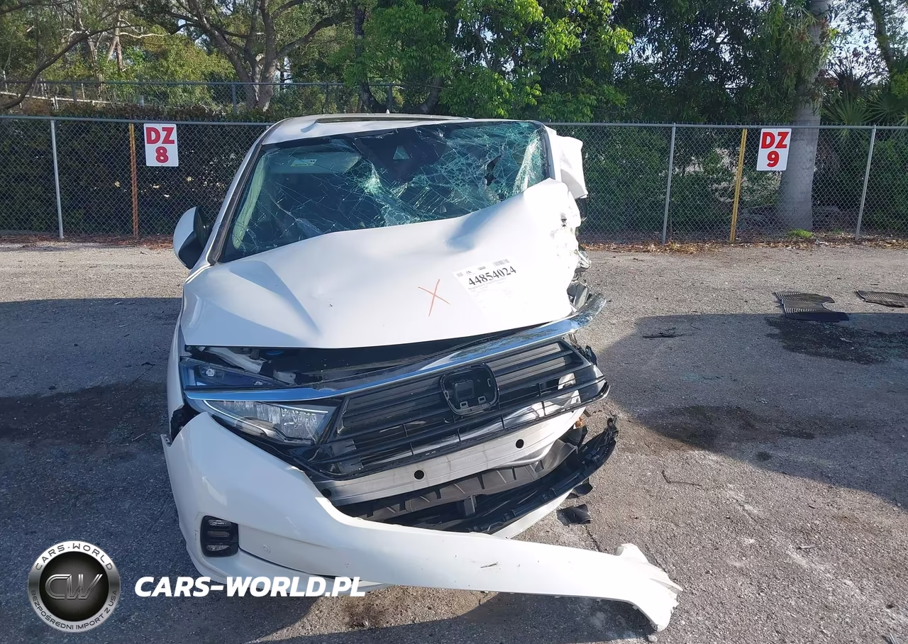 2024 Honda Odyssey Touring VIN:5FNRL6H84RB067355 - 6