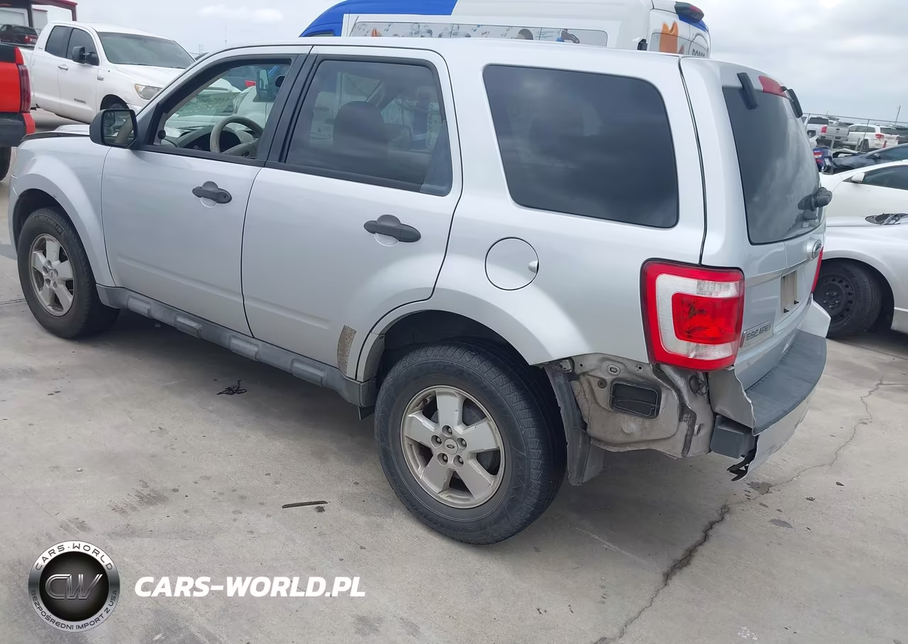2011 Ford Escape Xls VIN:1FMCU0C77BKC43253 - 3