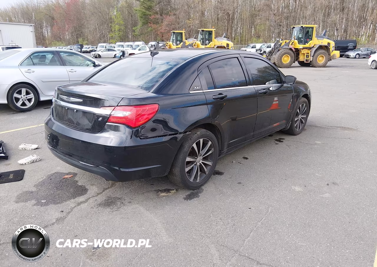 2012 Chrysler 200 S VIN:1C3CCBHG4CN145829 - 4