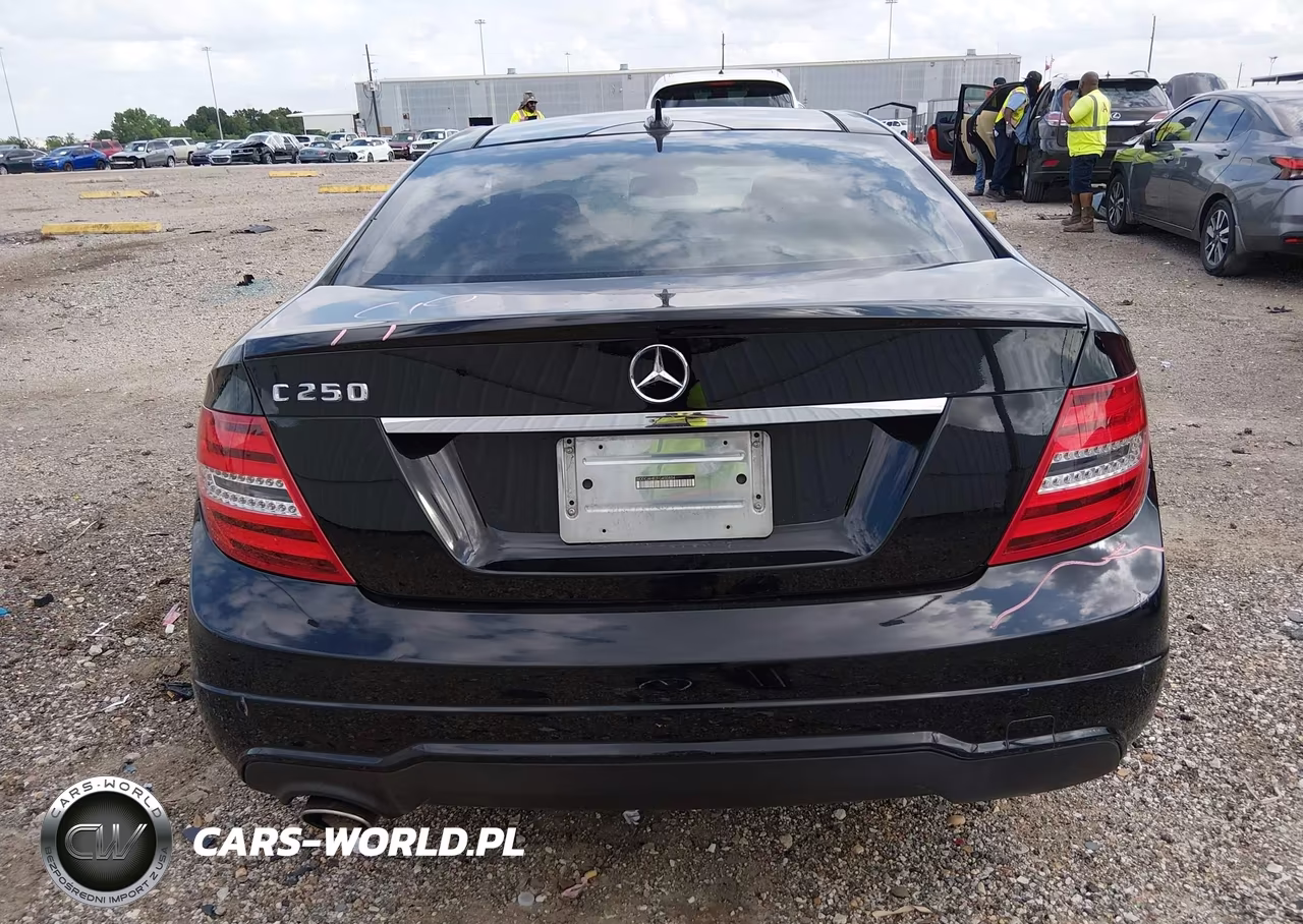 2015 Mercedes-Benz C 250 VIN:WDDGJ4HB2FG400804 - 17