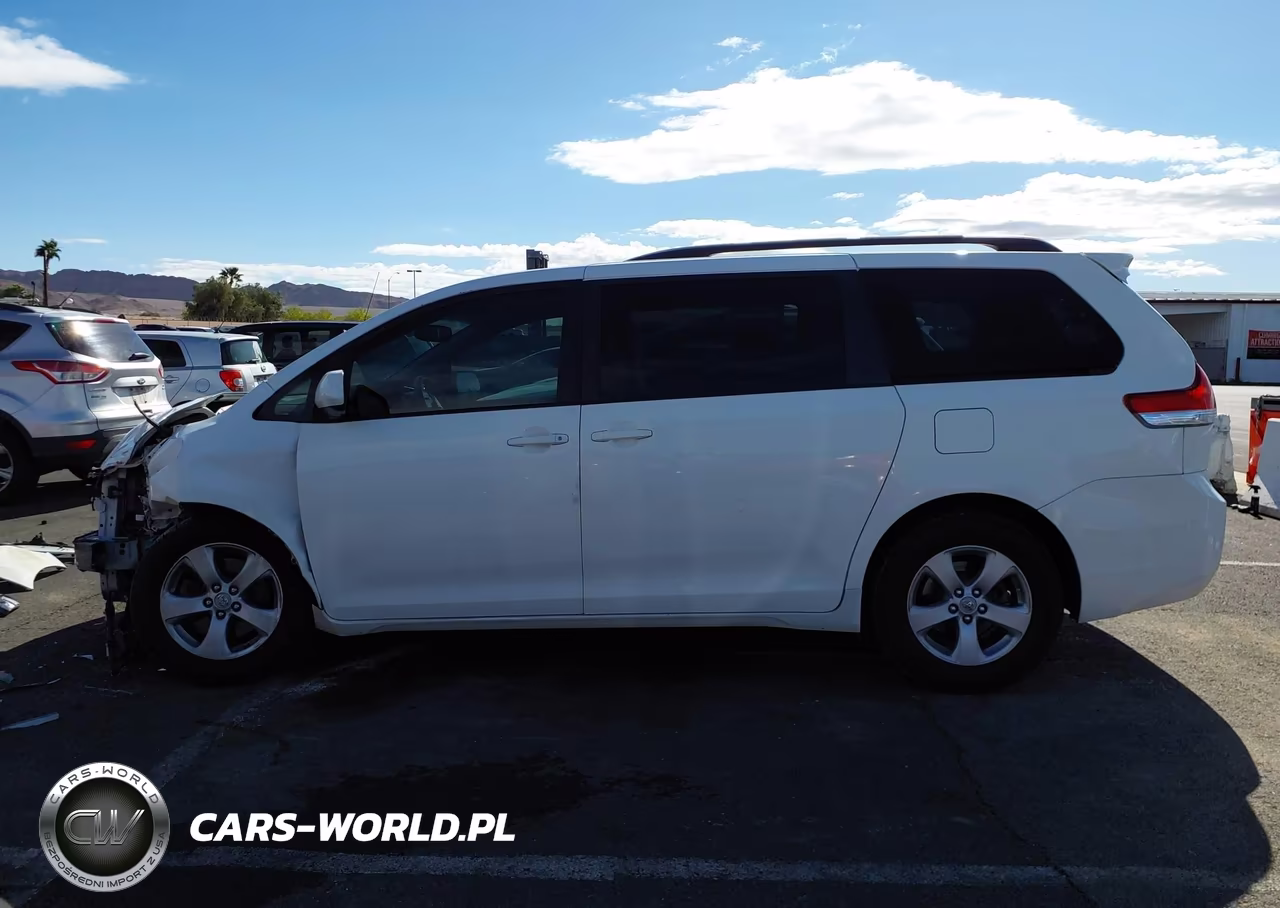 2011 Toyota Sienna Le V6 VIN:5TDKK3DC3BS046768 - 15