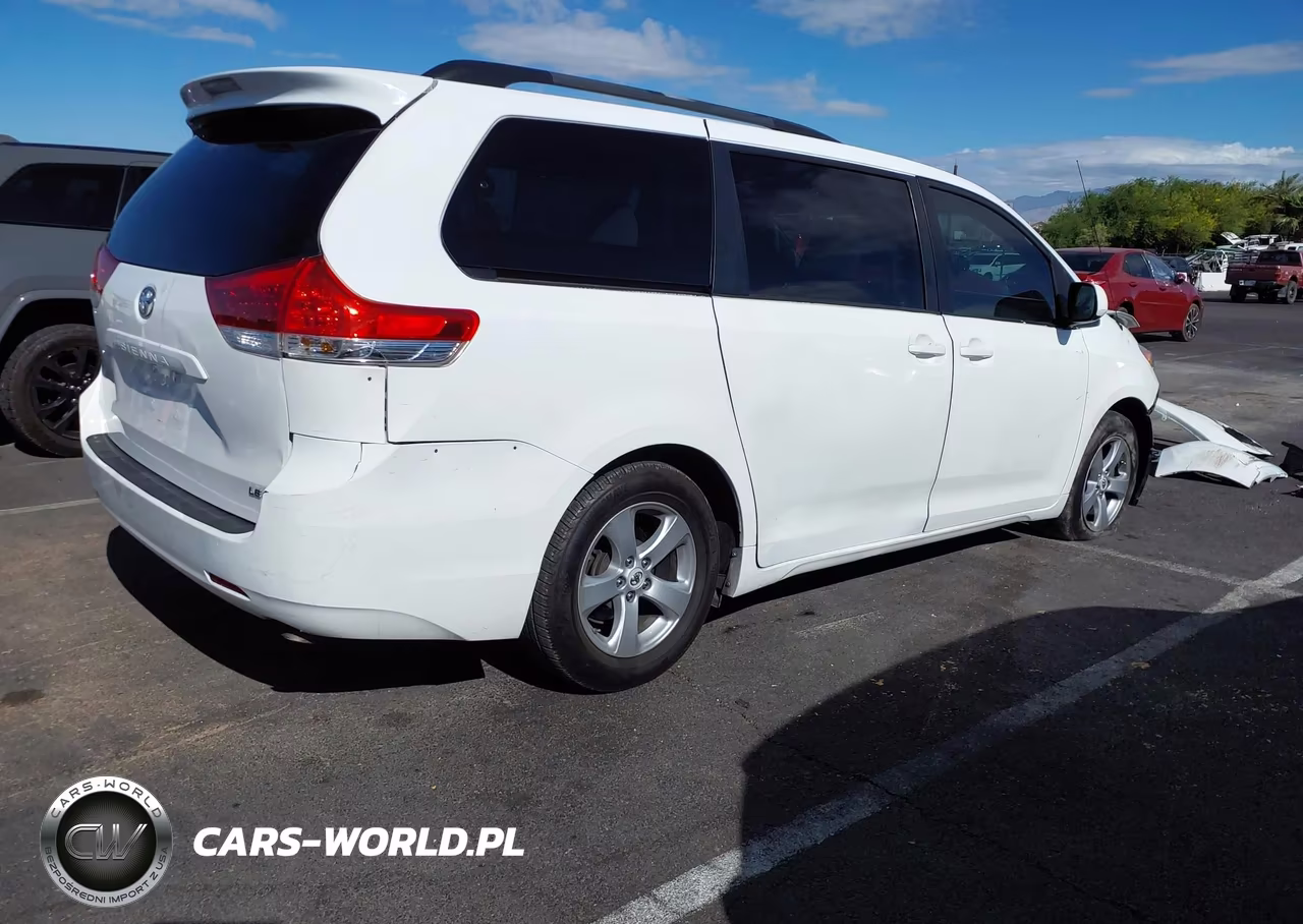 2011 Toyota Sienna Le V6 VIN:5TDKK3DC3BS046768 - 4