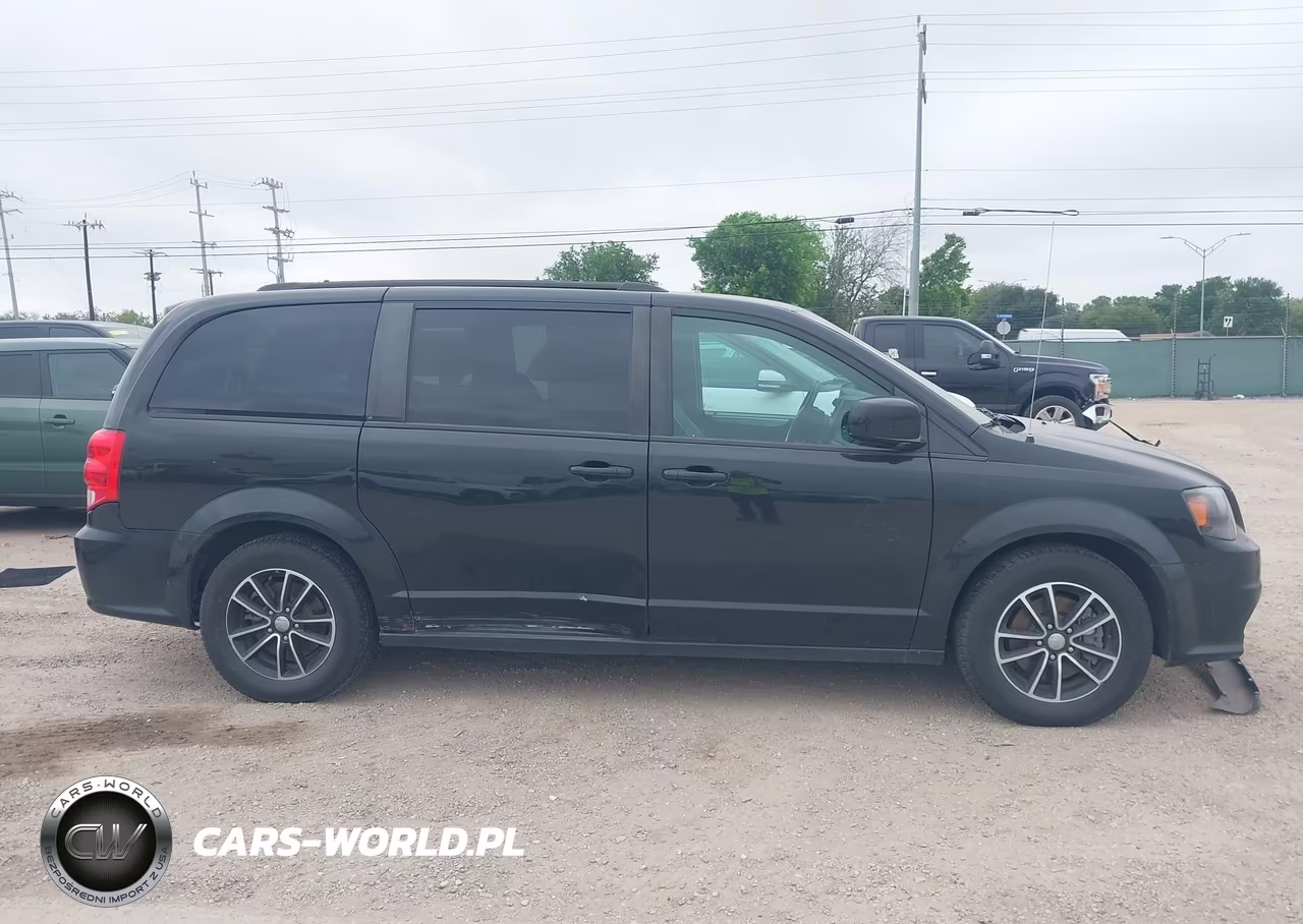 2018 Dodge Grand Caravan Gt VIN:2C4RDGEG2JR284314 - 13