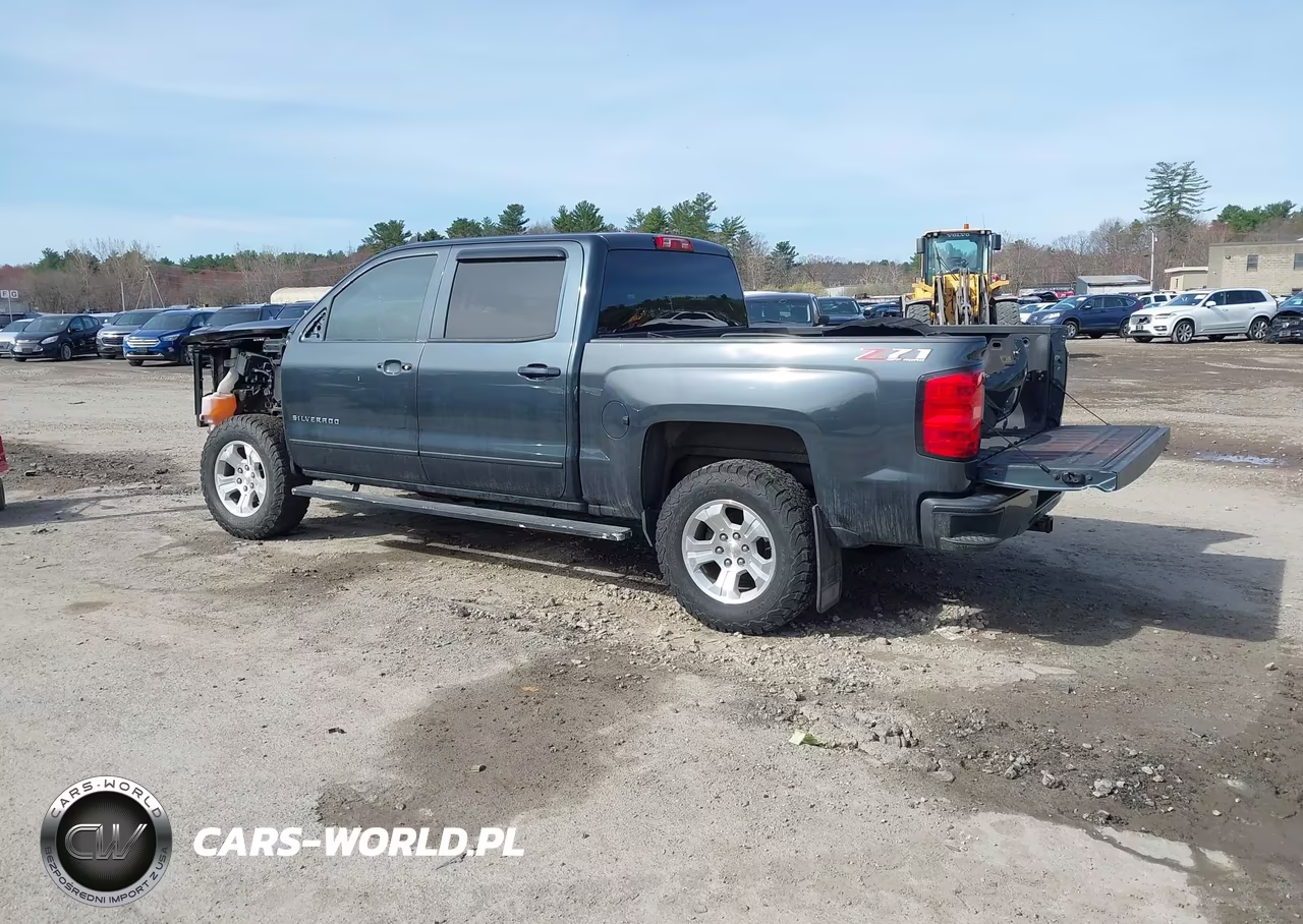 2018 Chevrolet Silverado 1500 2Lt VIN:3GCUKREC9JG491393 - 3