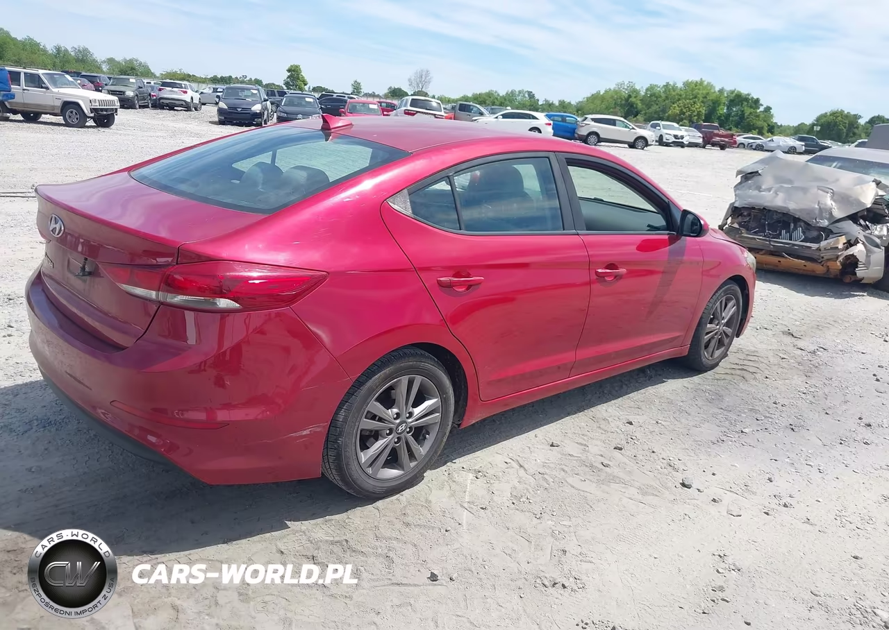 2018 Hyundai Elantra Sel VIN:5NPD84LF0JH219949 - 4