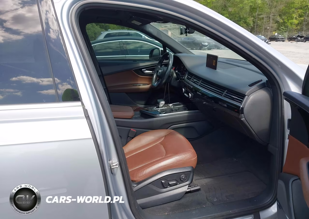 2018 Audi Q7 3.0T Premium VIN:WA1LAAF71JD051662 - 5