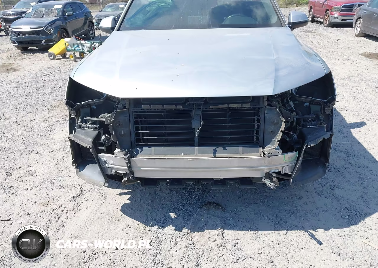 2018 Audi Q7 3.0T Premium VIN:WA1LAAF71JD051662 - 6