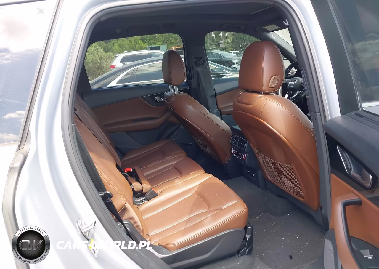 2018 Audi Q7 3.0T Premium VIN:WA1LAAF71JD051662 - 8