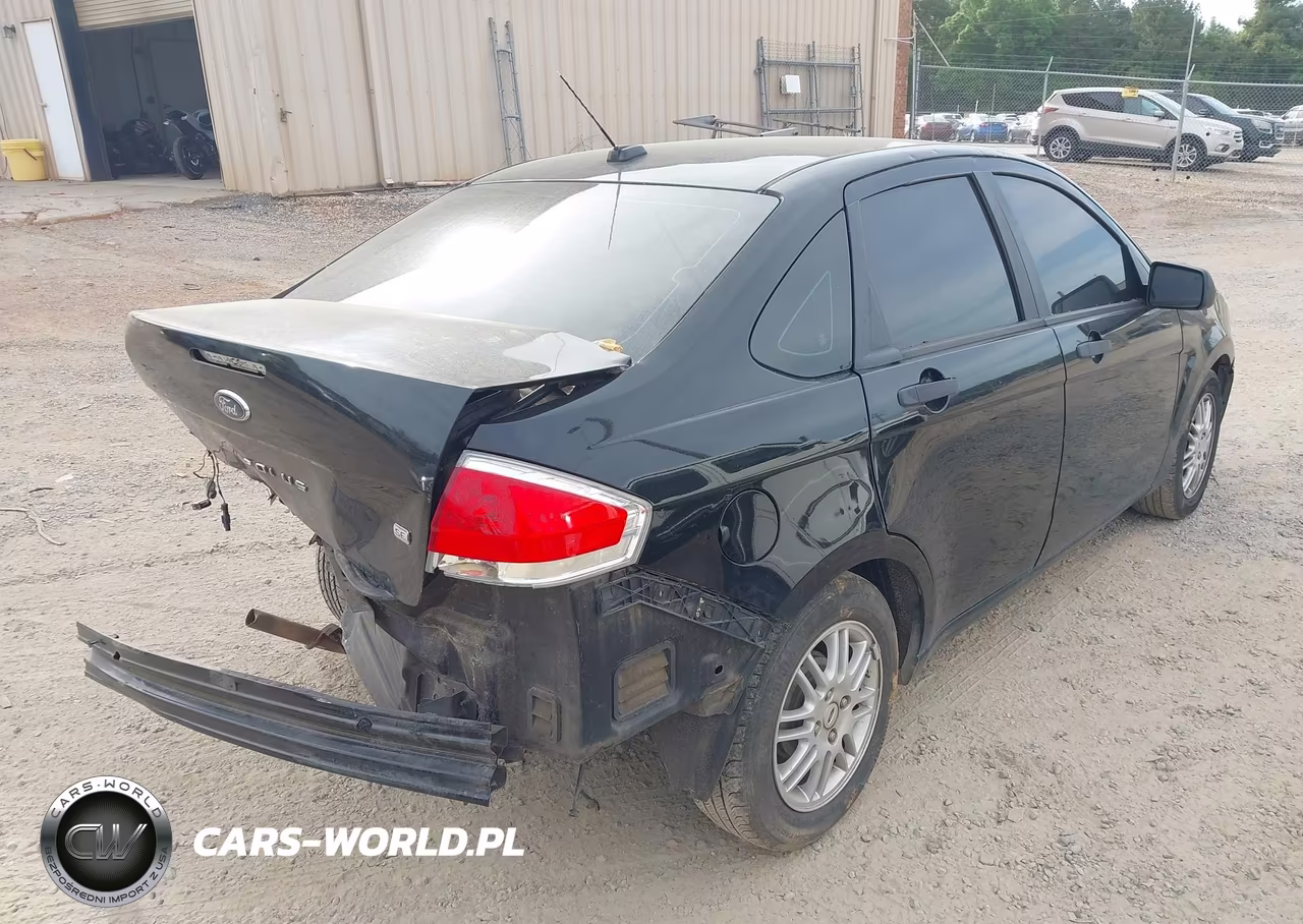2010 Ford Focus Se VIN:1FAHP3FN5AW223030 - 4