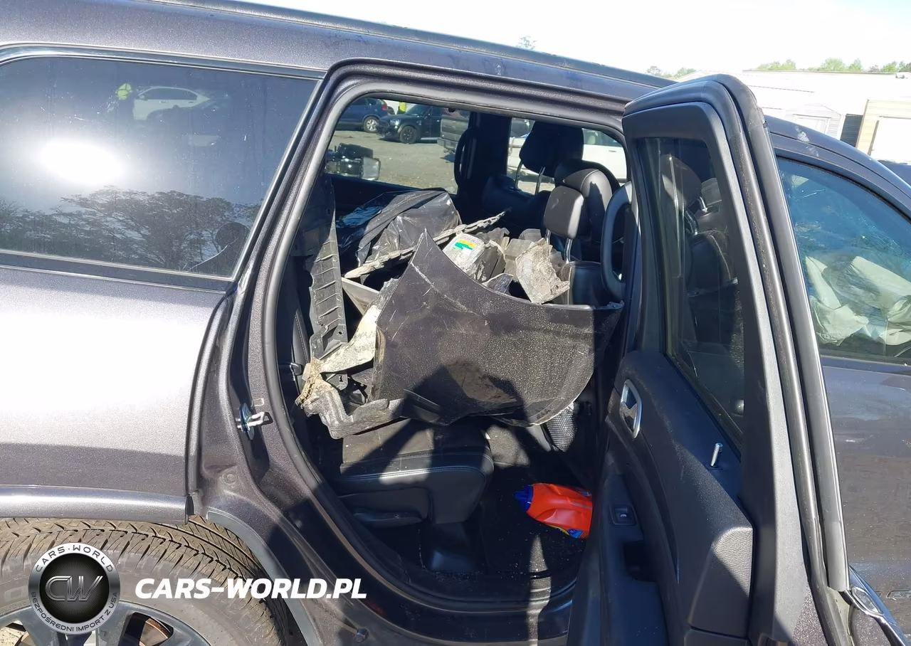 2020 Jeep Grand Cherokee Altitude 4X2 VIN:1C4RJEAG3LC364901 - 8