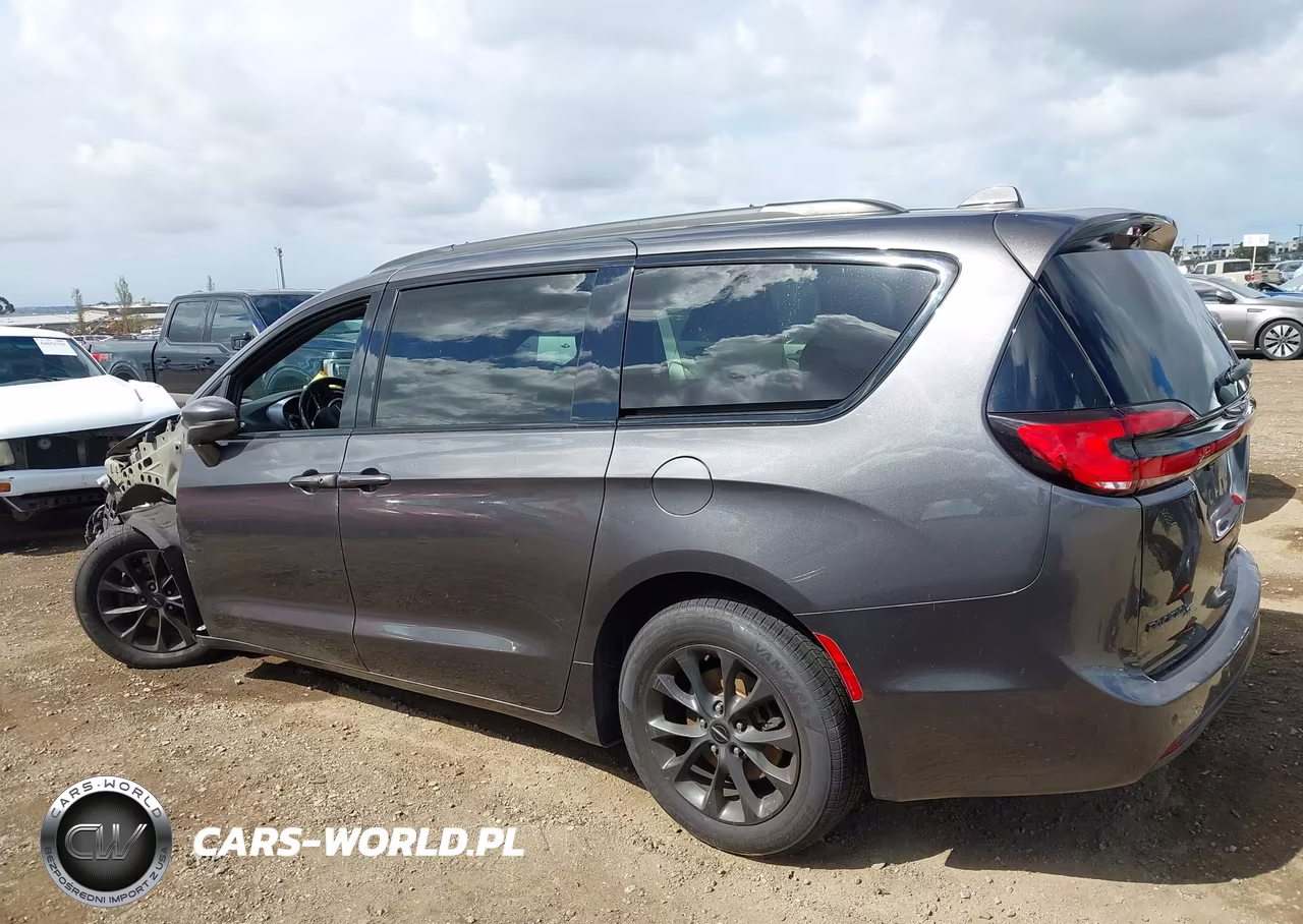 2021 Chrysler Pacifica Touring VIN:2C4RC1FG2MR608123 - 14