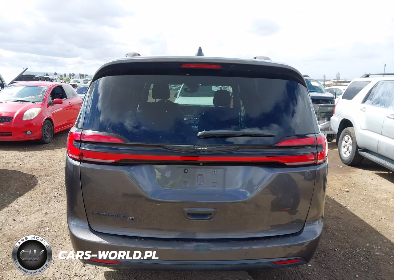 2021 Chrysler Pacifica Touring VIN:2C4RC1FG2MR608123 - 16