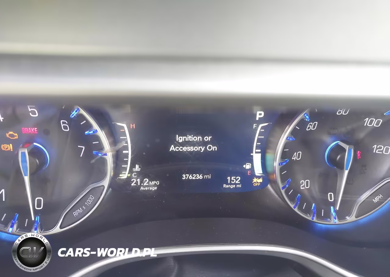 2021 Chrysler Pacifica Touring VIN:2C4RC1FG2MR608123 - 7