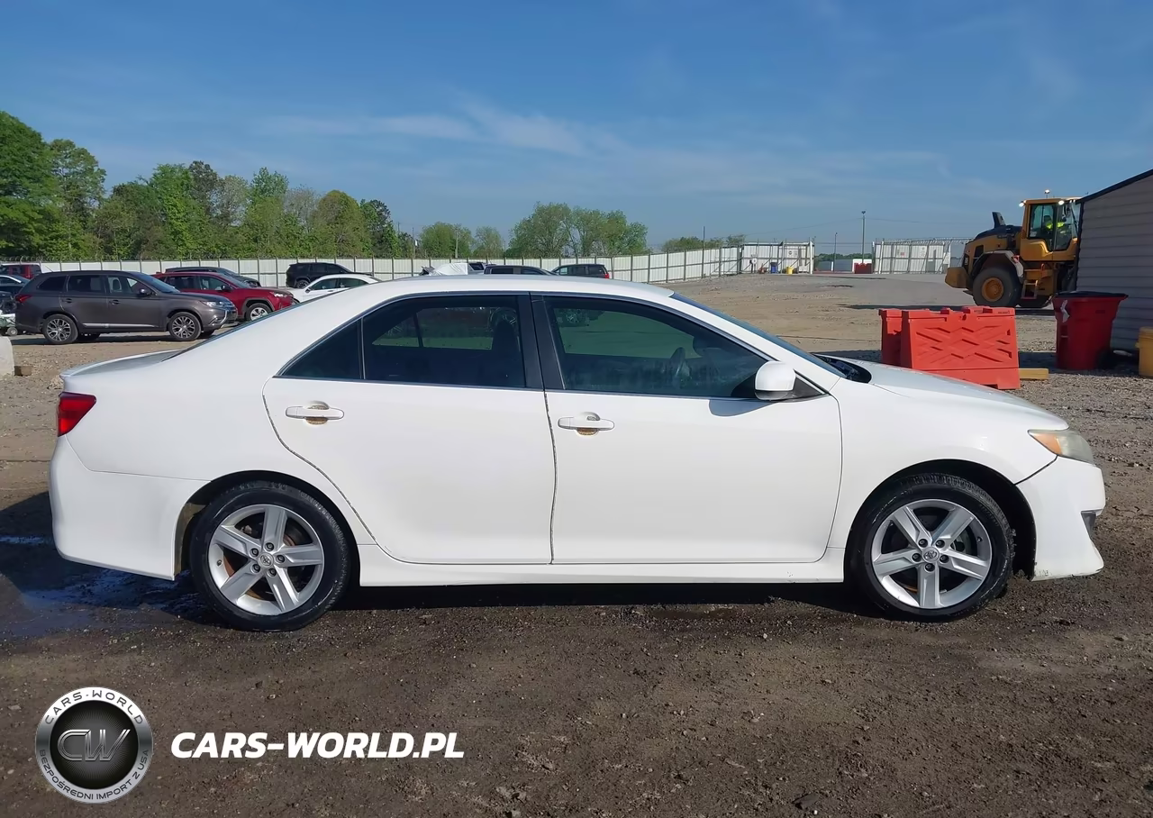 2013 Toyota Camry Se VIN:4T1BF1FK5DU693518 - 13