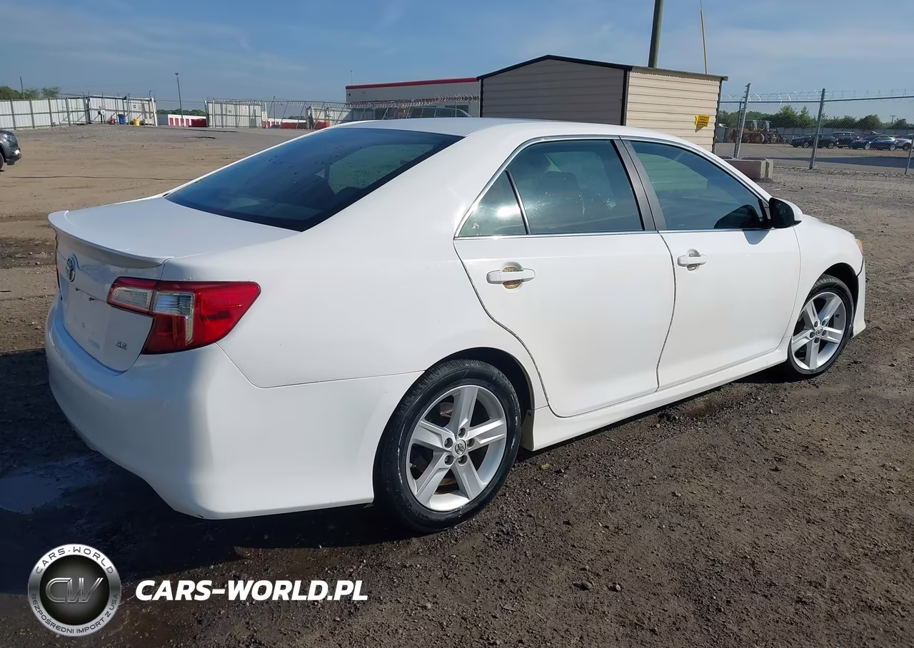 2013 Toyota Camry Se VIN:4T1BF1FK5DU693518 - 4