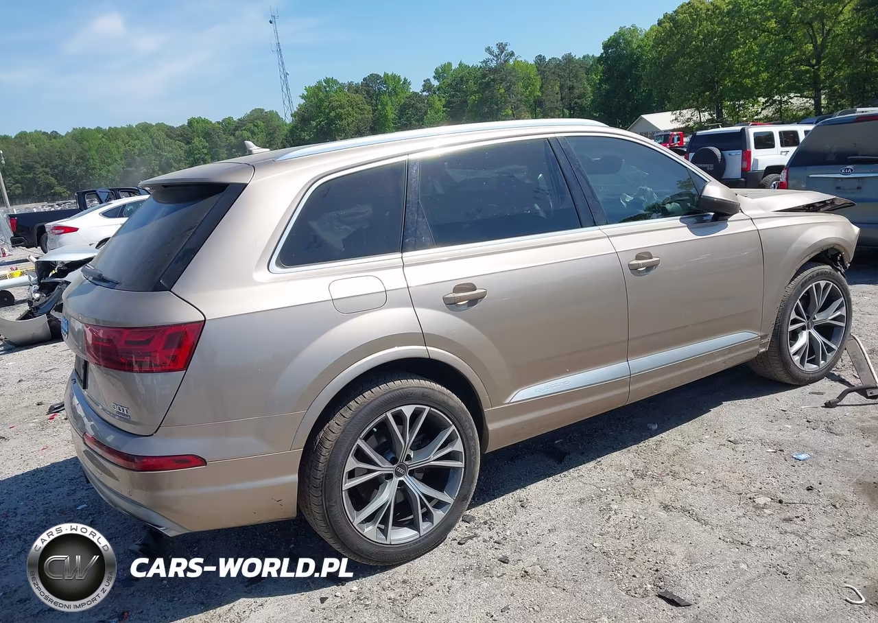 2018 Audi Q7 3.0T Premium VIN:WA1VAAF78JD049867 - 4