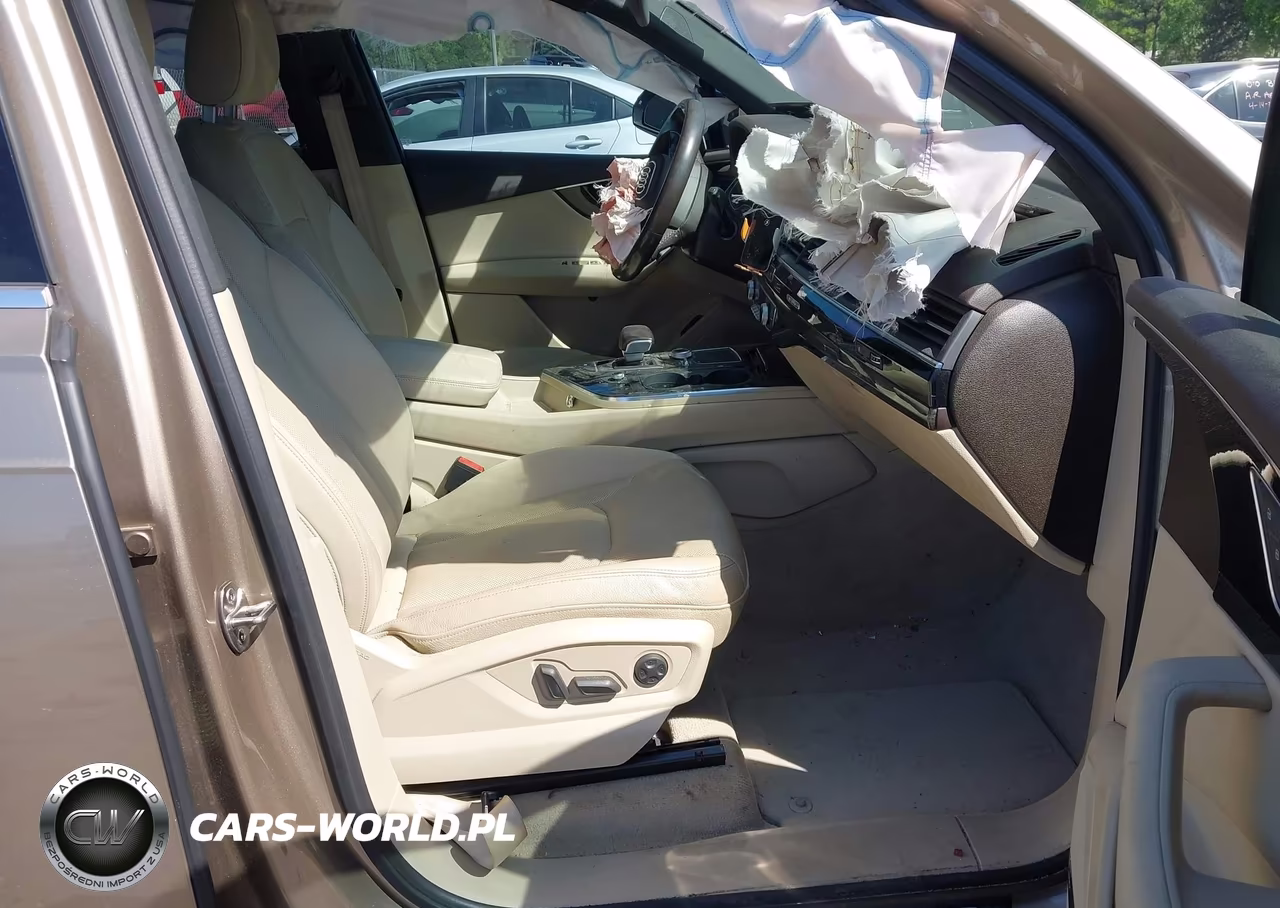 2018 Audi Q7 3.0T Premium VIN:WA1VAAF78JD049867 - 5