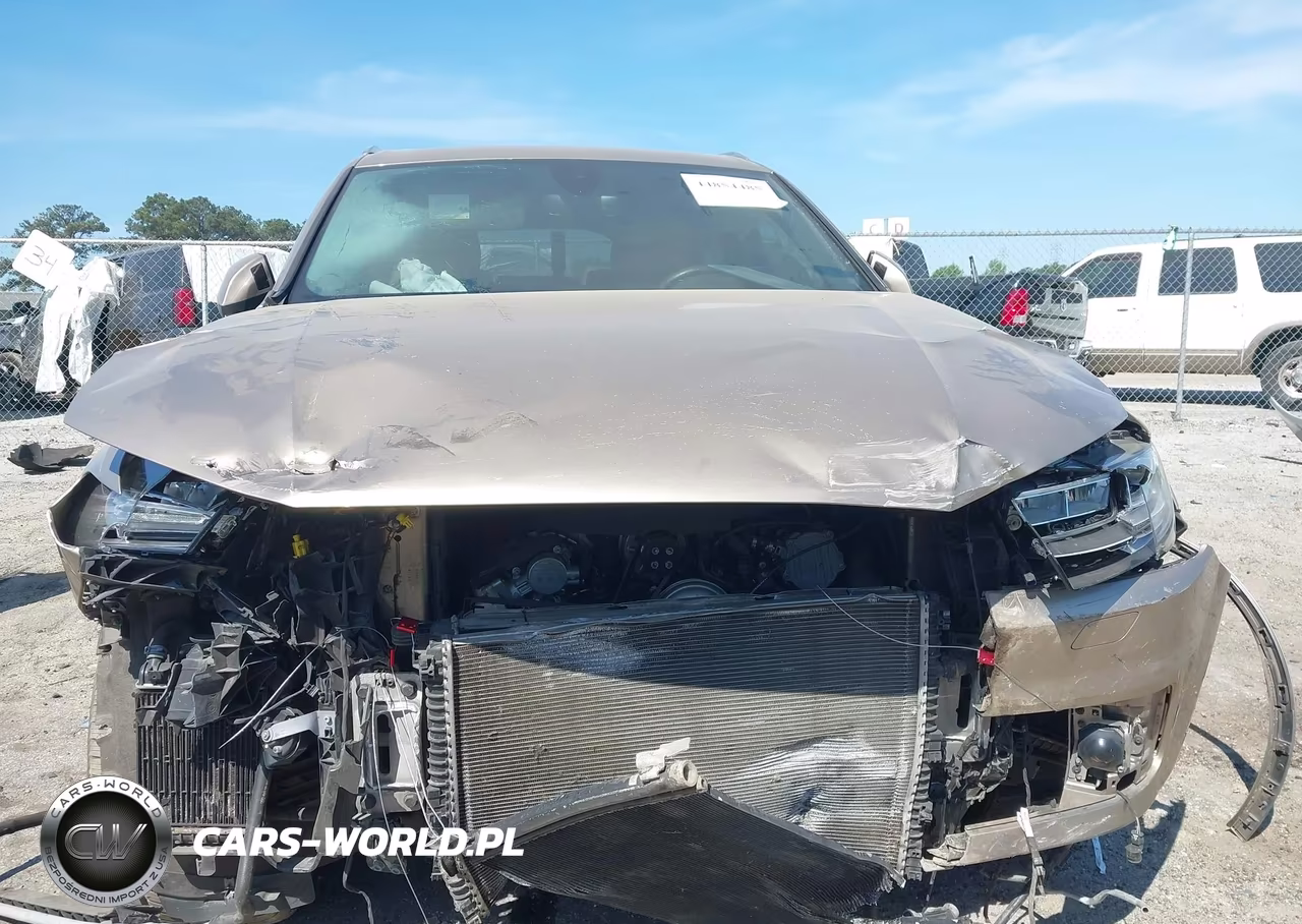 2018 Audi Q7 3.0T Premium VIN:WA1VAAF78JD049867 - 6
