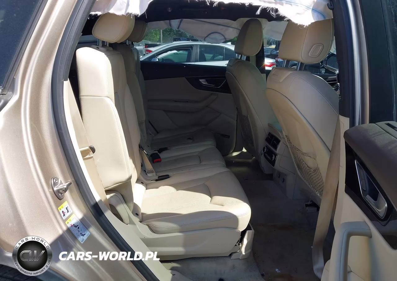 2018 Audi Q7 3.0T Premium VIN:WA1VAAF78JD049867 - 8