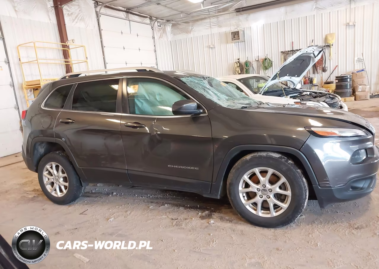 2015 Jeep Cherokee Latitude VIN:1C4PJMCB8FW793134 - 13